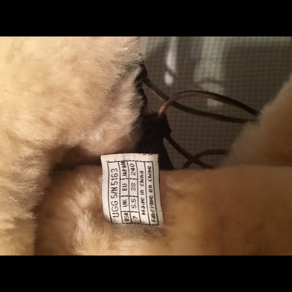 WARM COZY UGG SIZE 6.5 .🔥🔥🔥🔥 - Picture 10 of 14